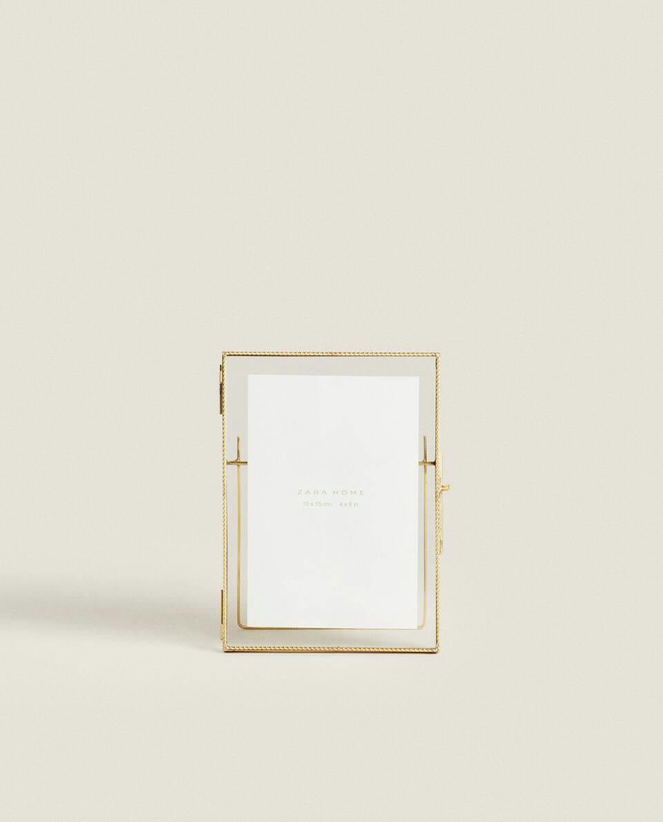 GOLDEN FRAME